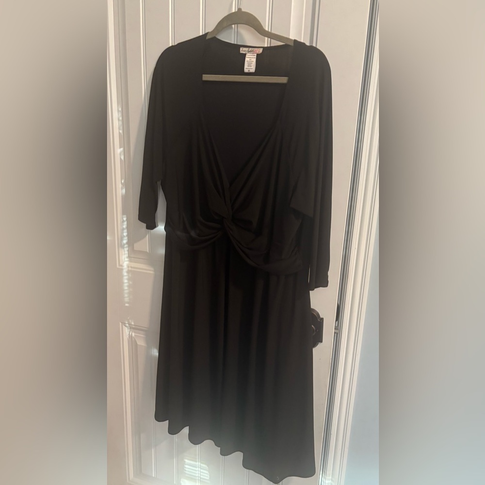 #0042 Love Squared Black Dress, Size 3X, Very stretchy, Knee Length, Never Worn